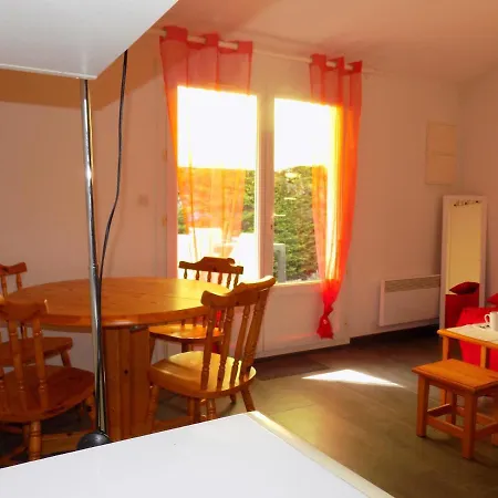 Les Mathes La Palmyre - Villa Mitoyenne Avec Piscine Collective Apartment Les Mathes